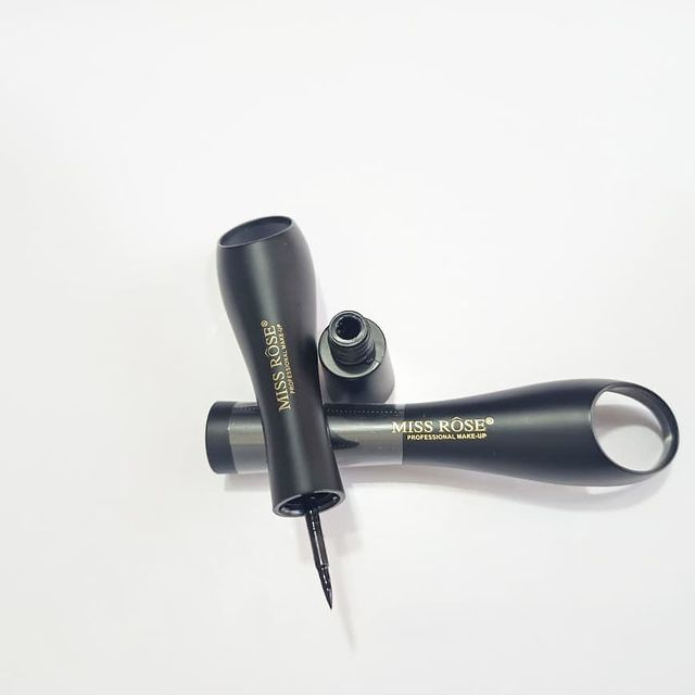 Miss Rose Lazy Finger Ring  Eyeliner